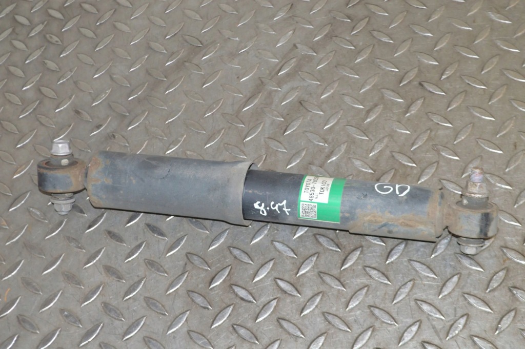 фото №1, Lexus nx 2019 правая сторона амортизатор задний