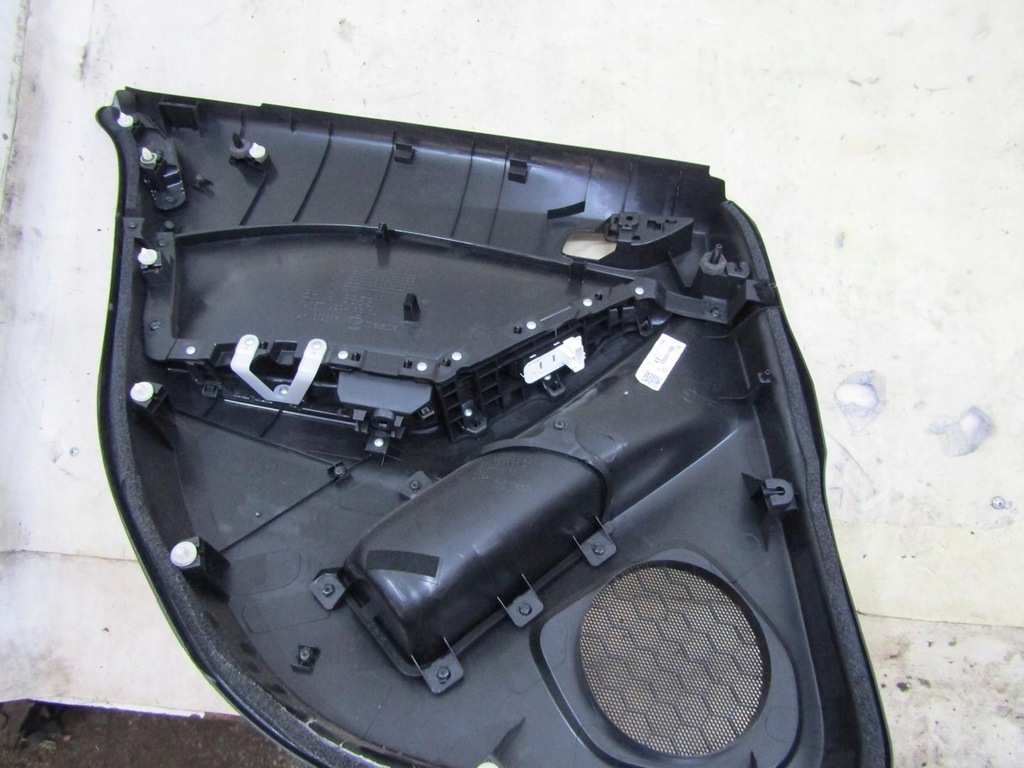 фото №7, Обшивка дверь правый задняя правое задние mazda 3 bm bn sedan