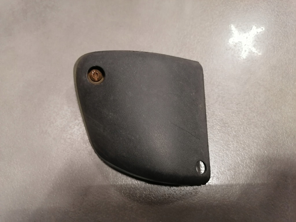 фото №1, Заглушка бампера правая renault laguna 7700822805