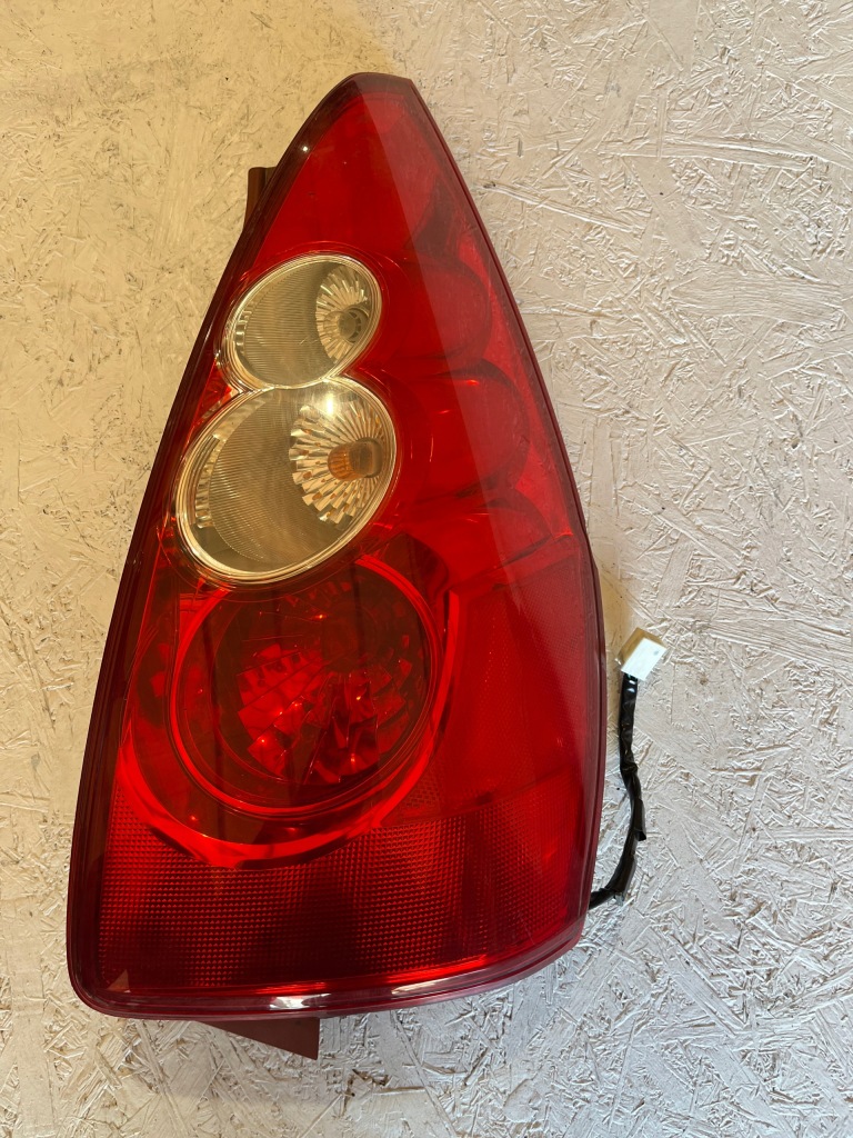 фото №1, Лампа правий задня mazda 5 2.0d 2007r c23551150