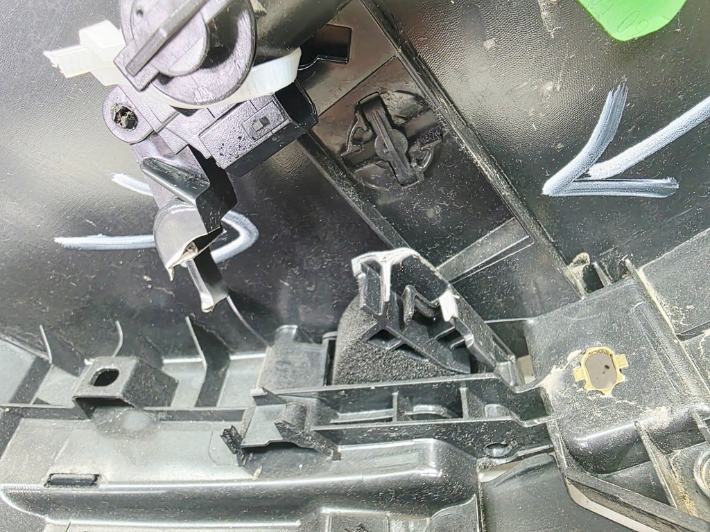 фото №10, Бардачок пассажира полка audi a4 b8 a5 8t 8k1857035