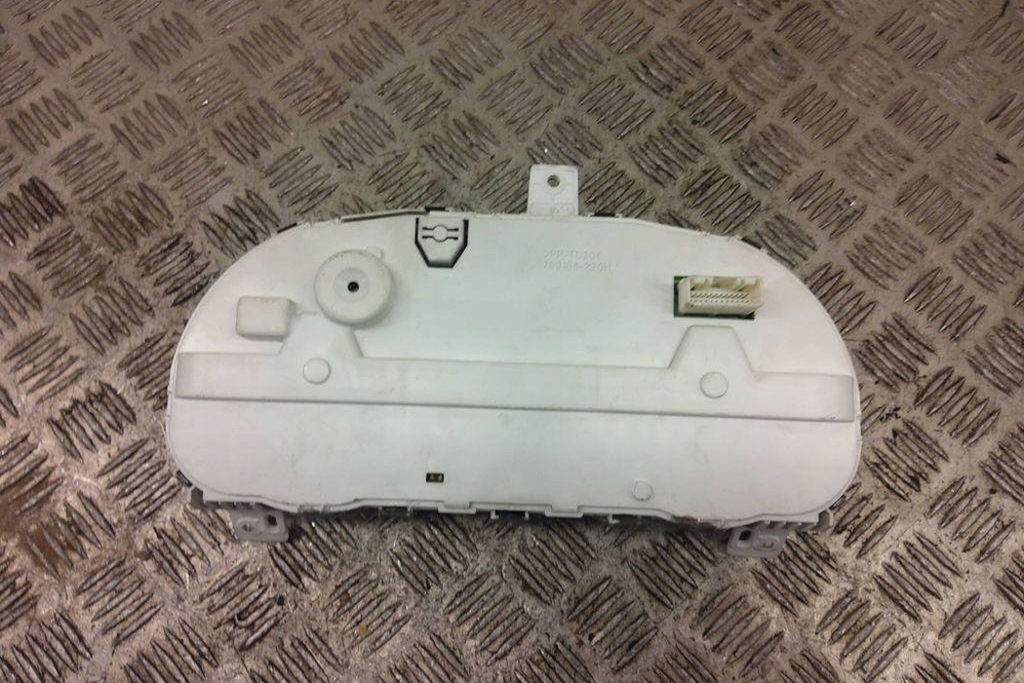 фото №8, Счетчик mitsubishi outlander ii cw_w 8100a113 3.0l 2008