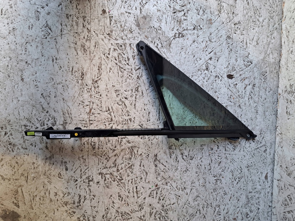 фото №1, Porsche panamera 971 стекло левая треугольник стекло