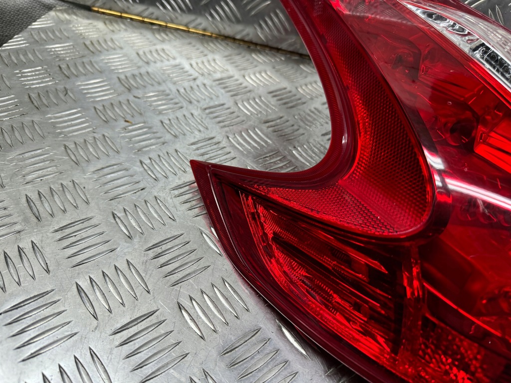 фото №7, Nissan 370z лампа фара задний задняя задняя правая