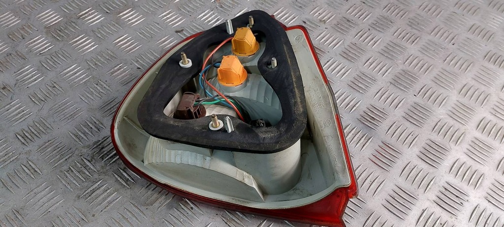 фото №9, Лампи задня комплект ліва права carisma i sedan