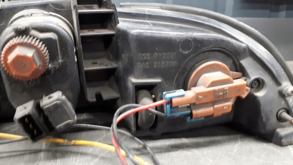 фото №10, 04630152 фара правий dodge stratus 97r