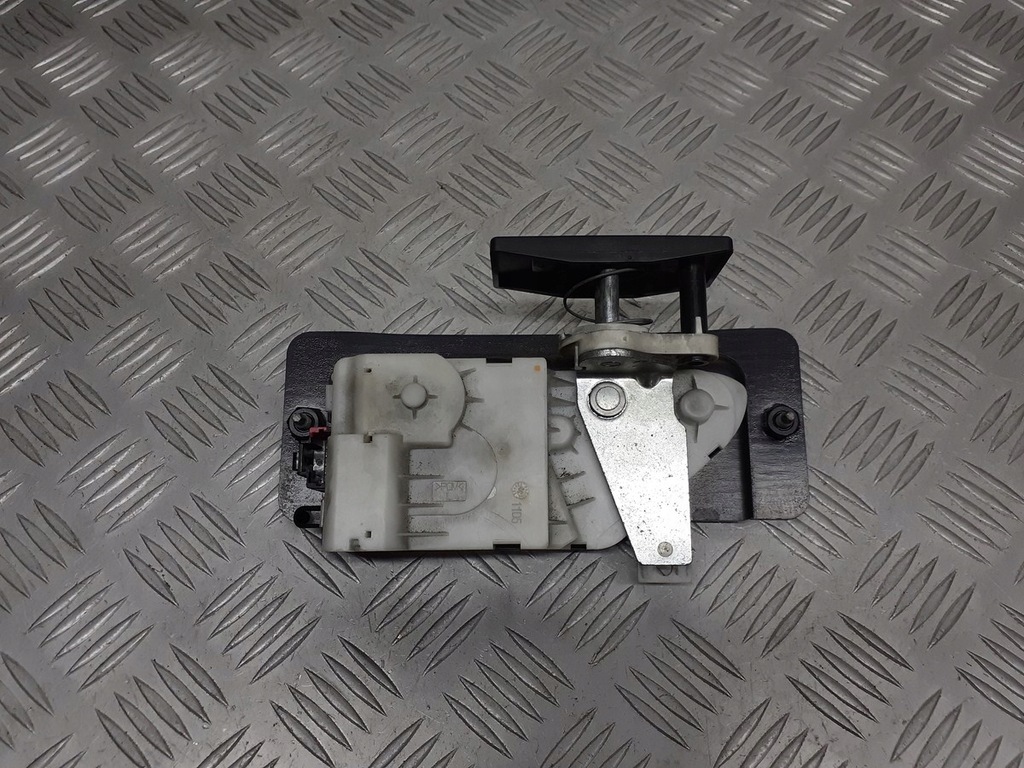 фото №1, Засувка замка кришки багажника peugeot 607