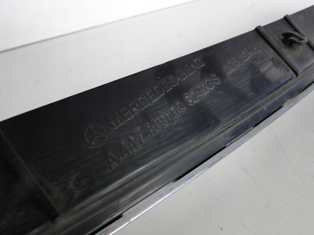 фото №6, Mercedes v klasa 447 w447 молдинг хром nad решітка радіатора