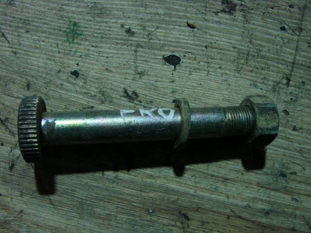 фото №1, Болт frontera a 2.5 tds 1998