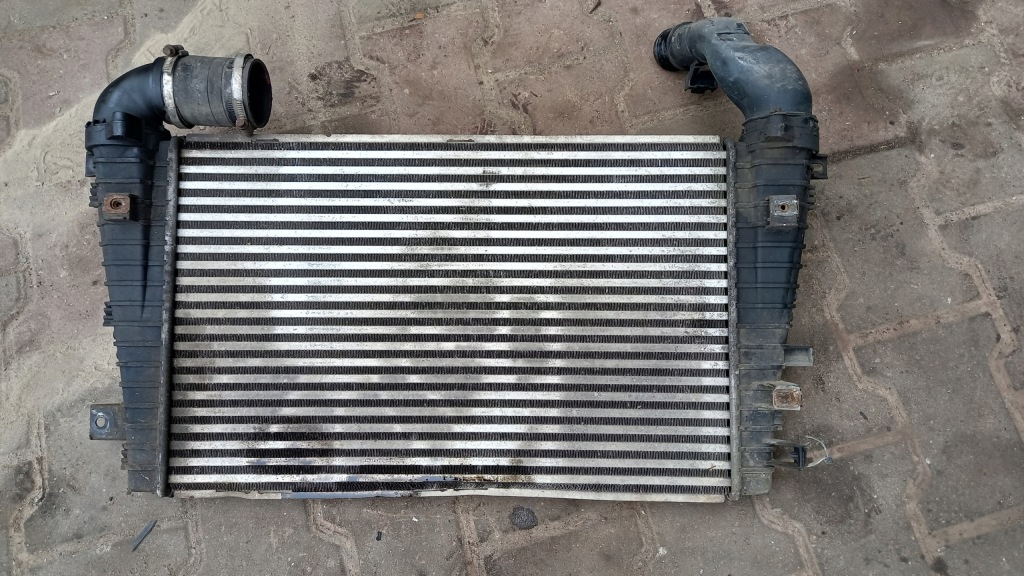 Интеркулер opel zafira b 06r 1.9cdti 13223395 в Украине