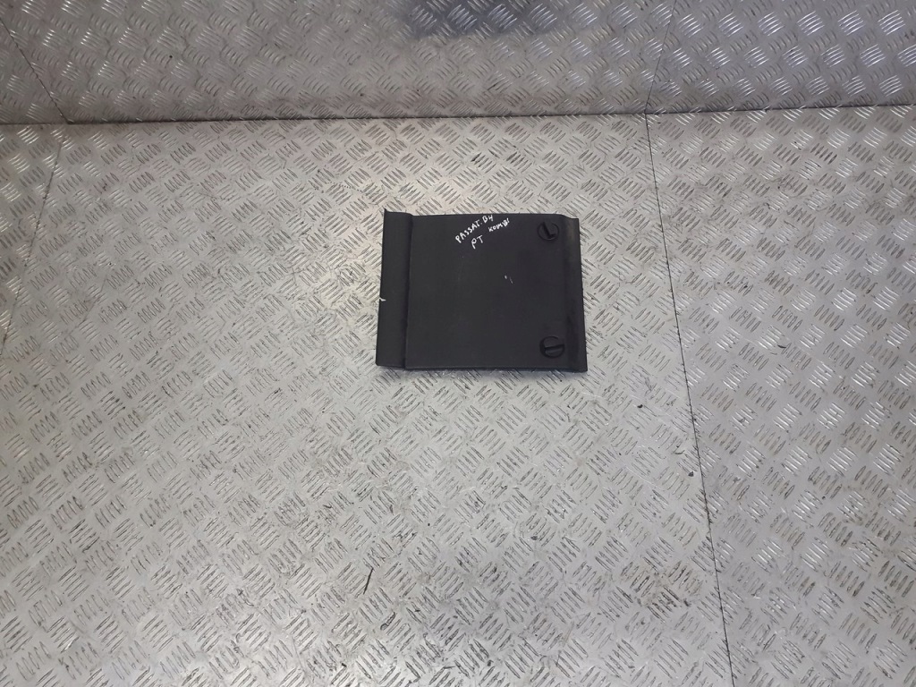 фото №1, Заглушка правый задняя vw passat b4 kombi