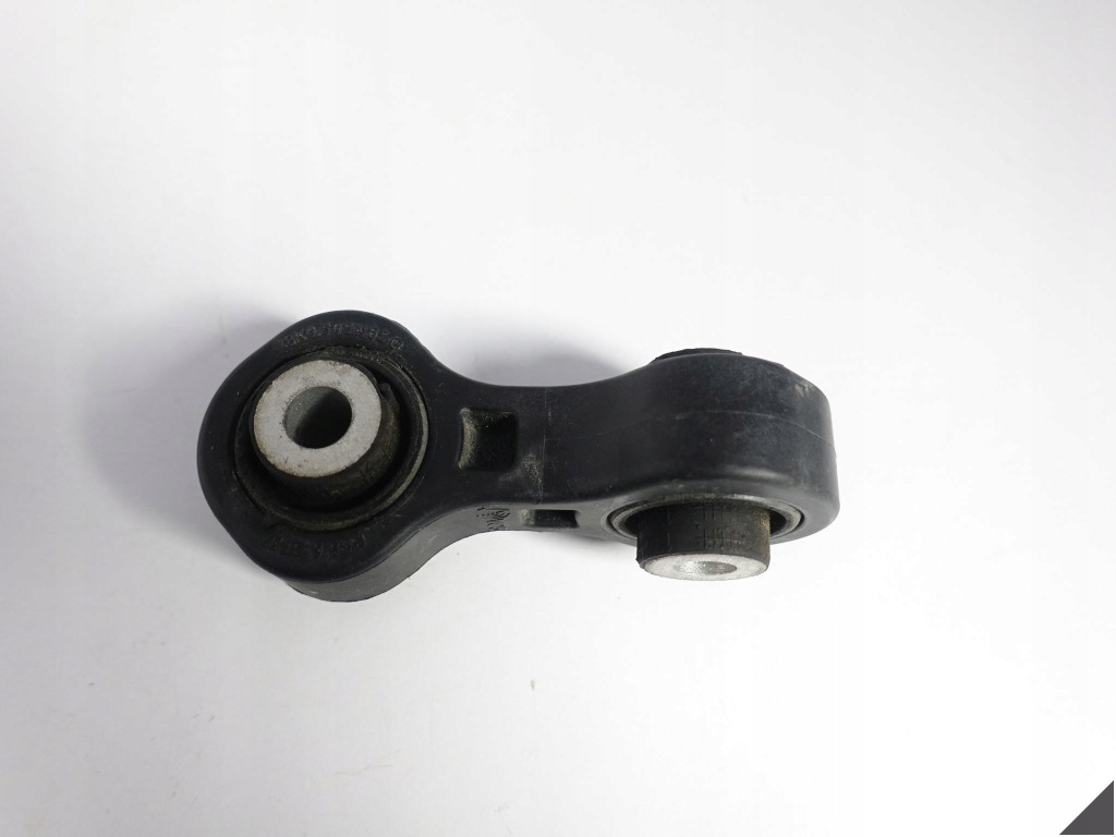 фото №1, Audi rs7 s7 4g8 rs6 4g0 a8 s8 4h0 соединитель кронштейн стабилизатора задняя l = r