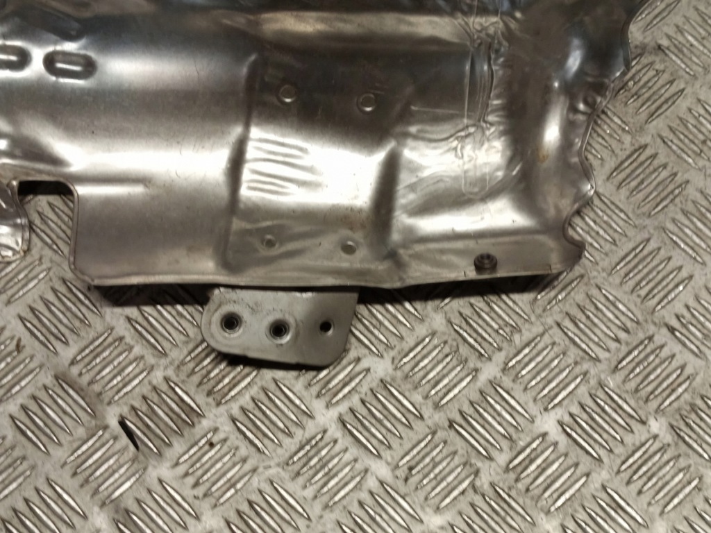 фото №14, Bmw оригинальный номер 9894940 1' f40 2' f44 защита тепловая катализатора