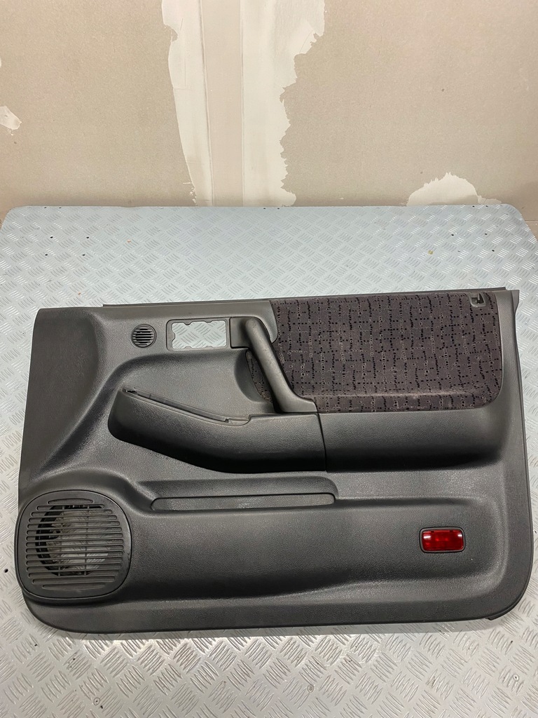 фото №1, Обшивка правый перед opel frontera b 3 дверь