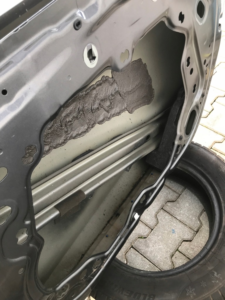 Дверь правый  передок  правое  передние ford fiesta mk8 5d 17- 2017- цвет qh Недорого