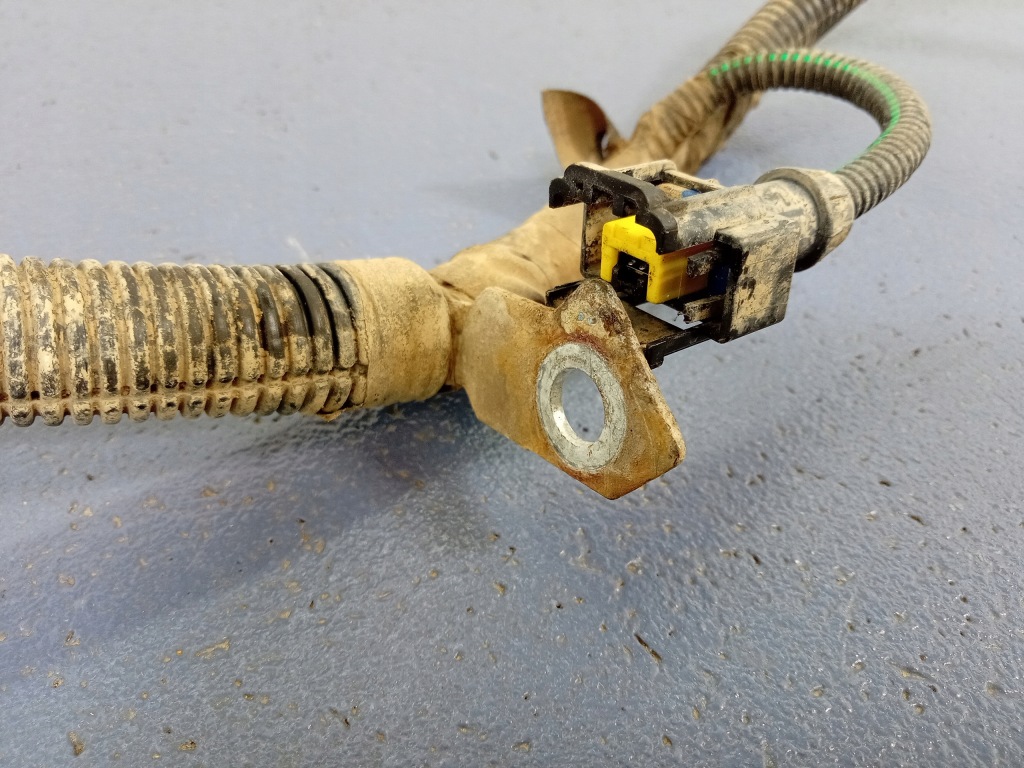 Peugeot 3008 1 1.6 thp положительный шланг аккумулятор в Украине