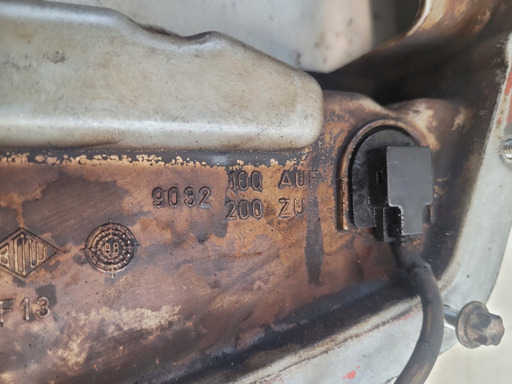 Піддон піддон масляна оригінальний номер r90400216 opel omega b 2.5b Київ