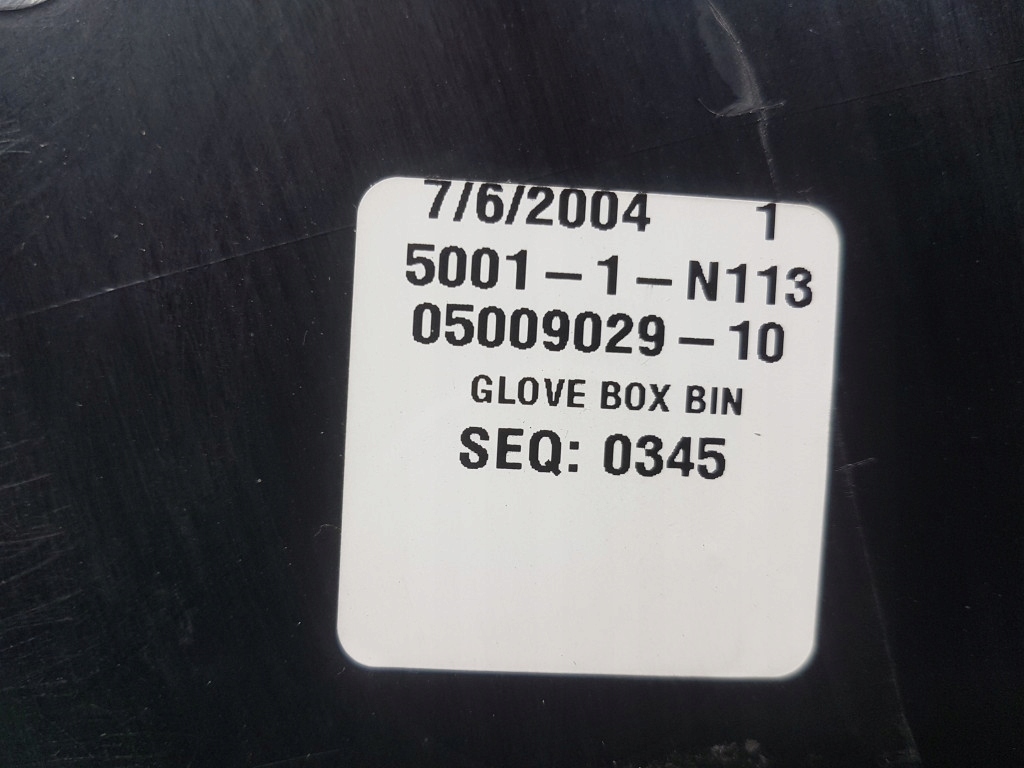 фото №6, Chrysler town and country iv бардачок пассажира 5009029aa