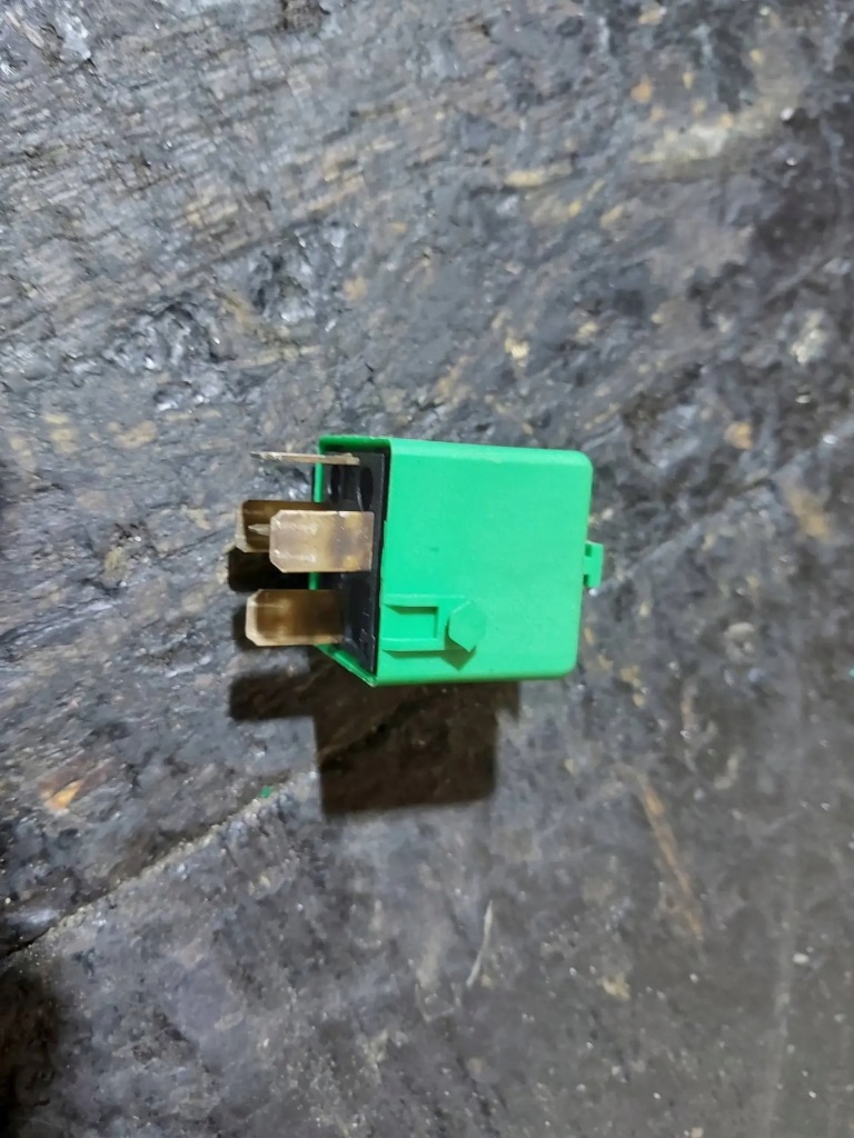 Реле bmw 3 e36 8353447 61368353447 Зі Шроту