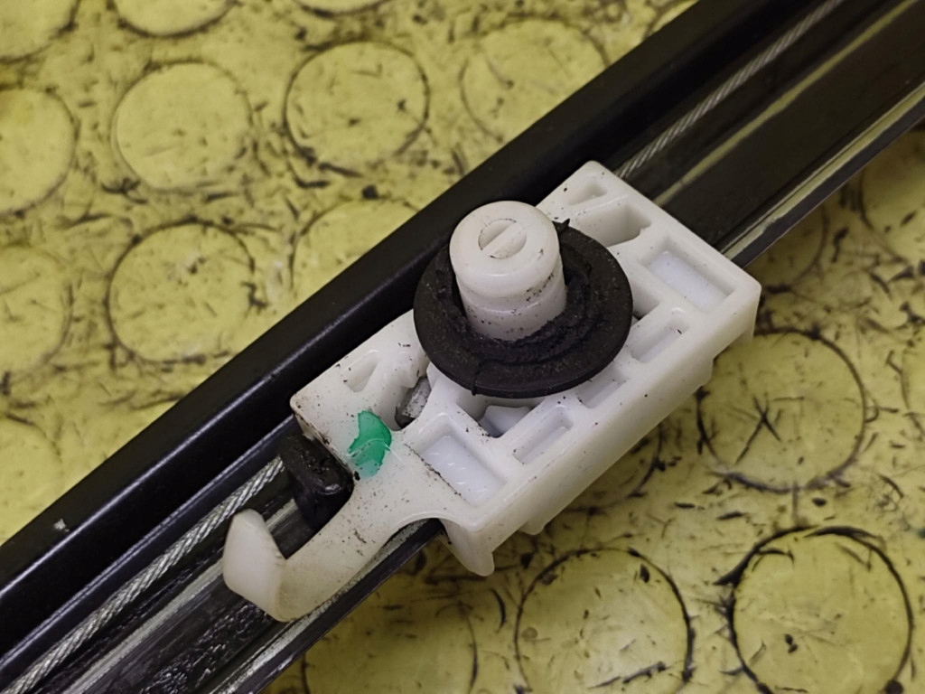 Alfa romeo 147 підйомник скло правий перед 46751870 Київ