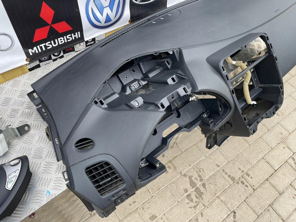 фото №5, Nissan leaf i консоль подушки безопасности воздушные eu. 10-17