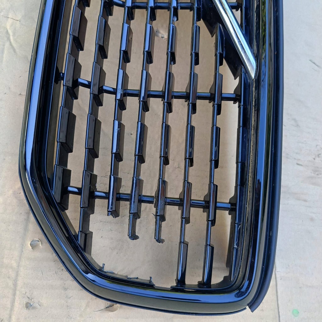 фото №5, Решётка радиатора перед значок хром volvo xc40 ii 2017- камера r-design