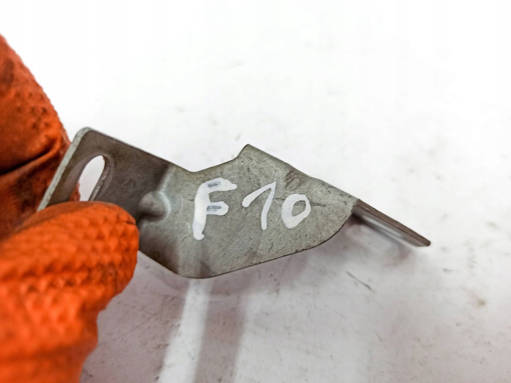 фото №12, Bmw 5 f10 f11 2013 елементи кріпильні