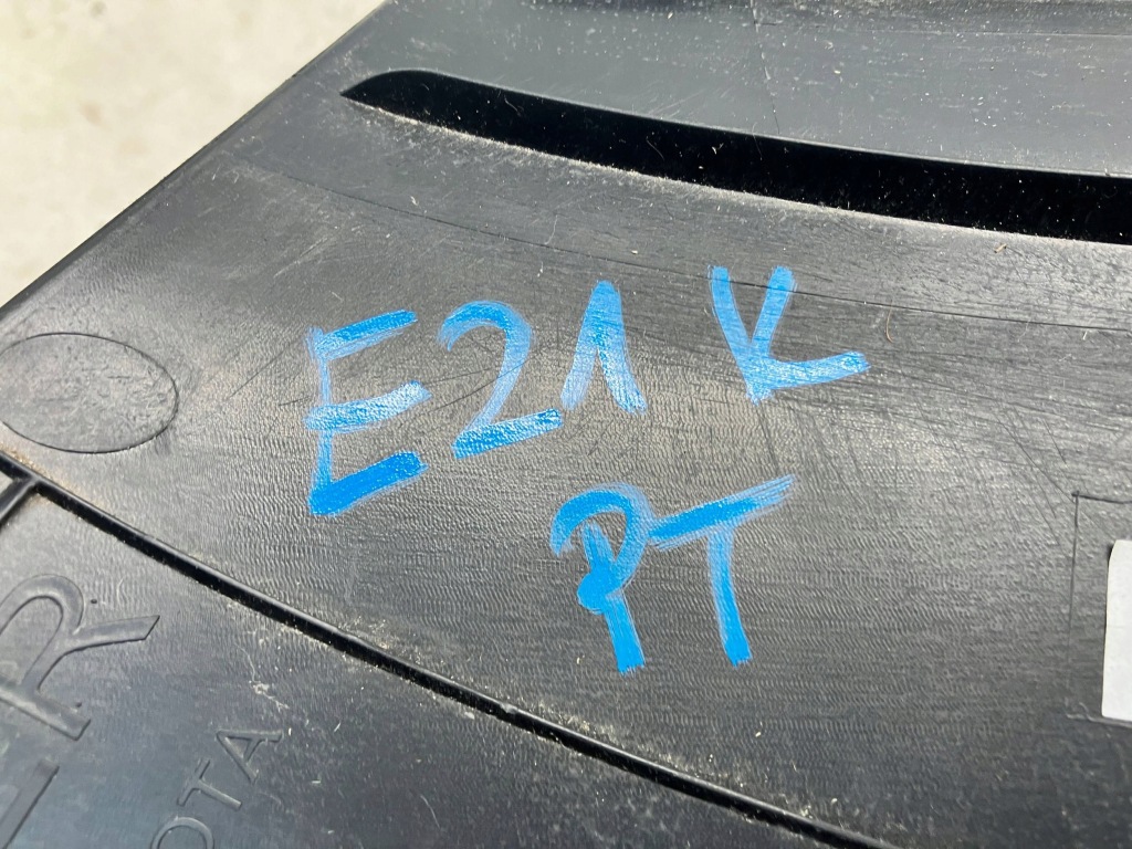 фото №7, Corolla e21 kombi защита стойка задняя правая правый задняя czarna 62470-02640