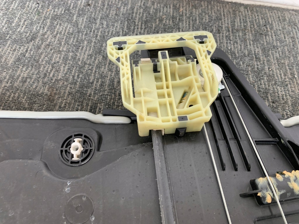 фото №12, Ford mustang mach-e rwd 2021r підйомник скло правий задня задній