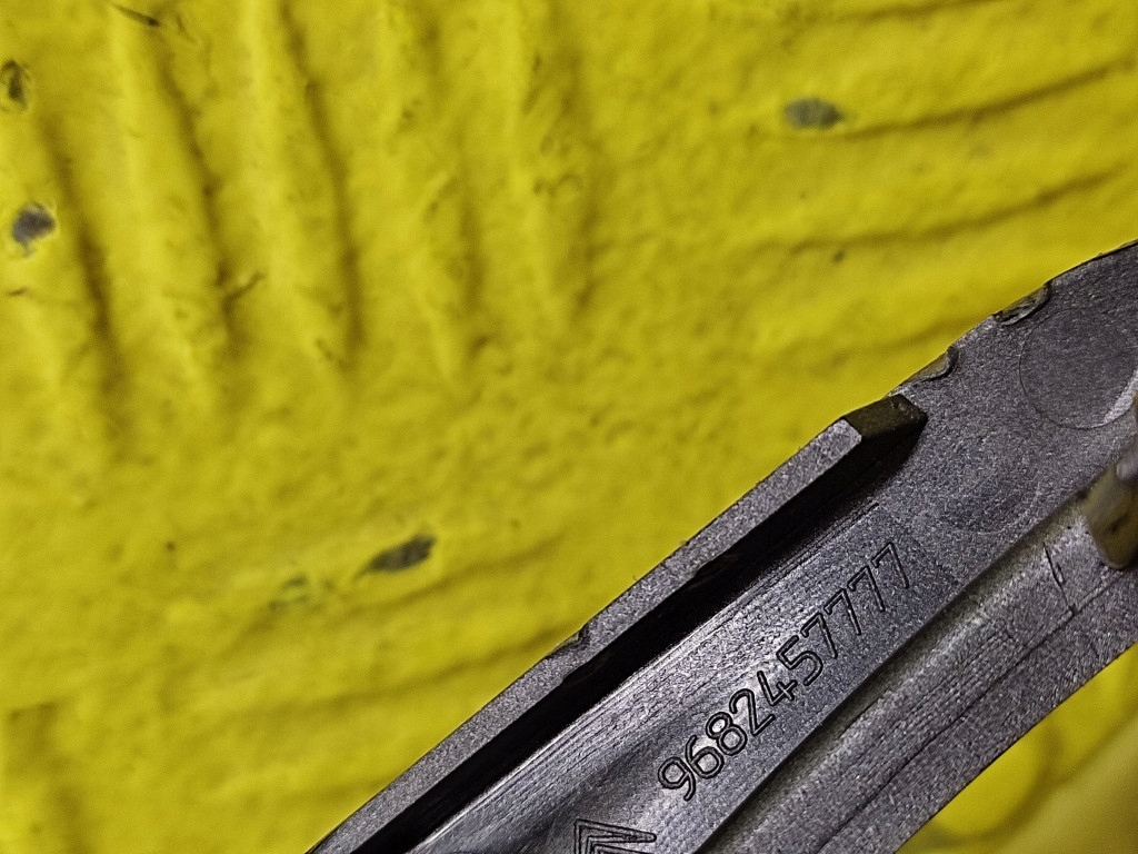 фото №14, Citroen c5 iii защита пластиковая пепельница 9682457777