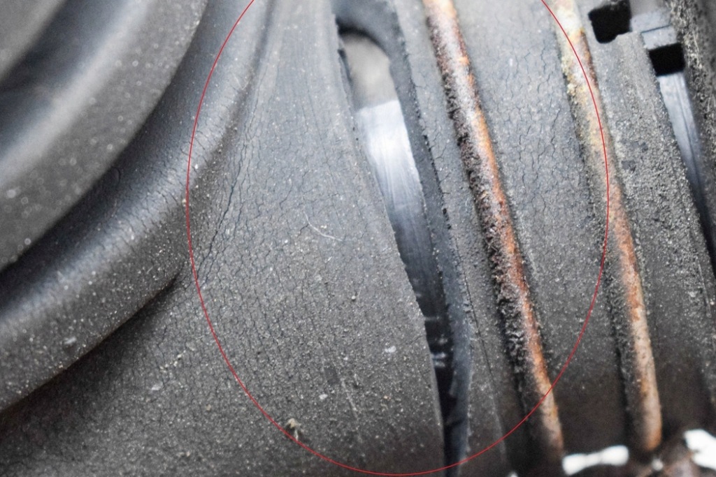 фото №5, Mitsubishi pajero v60 труба впуска воздуха mr404745 3.8 бензин 160kw 2002