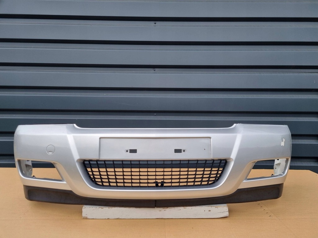 фото №1, Opel vectra c gts 2002- бампер перед оригинал c304