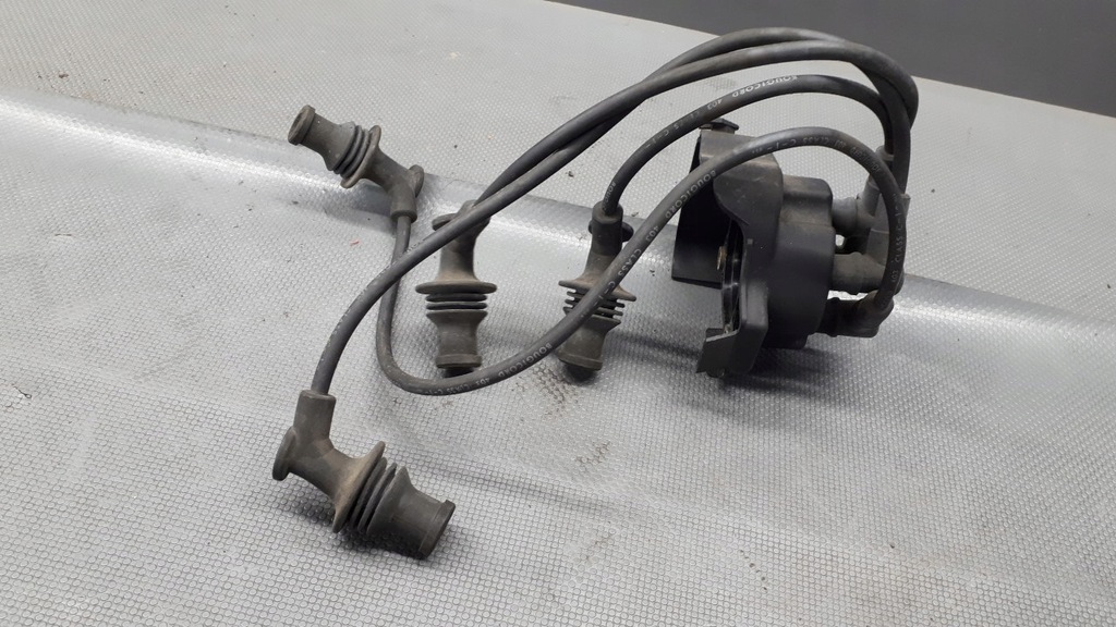 фото №1, Крышка трамблёра провода аппарата renault r19 1.7