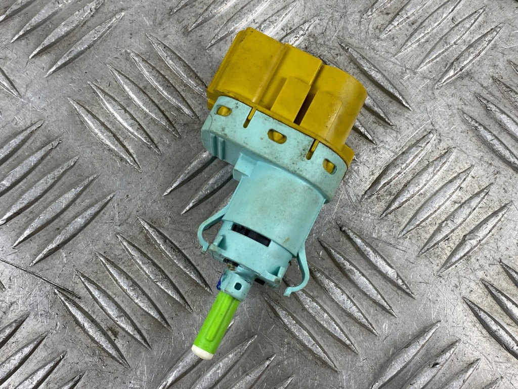 2019 jeep compass датчик педали тормоза 52092117 Недорого