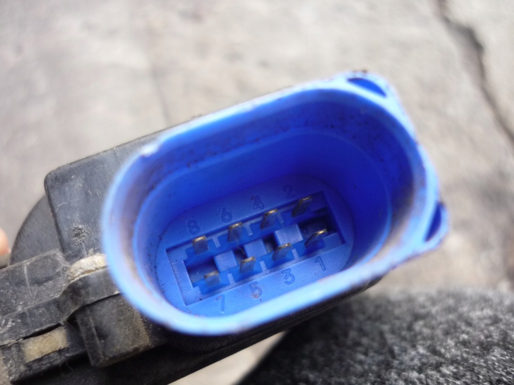 Замок дверей лівий передні  fabia 1 3b1837015n 8pin Зі Шроту