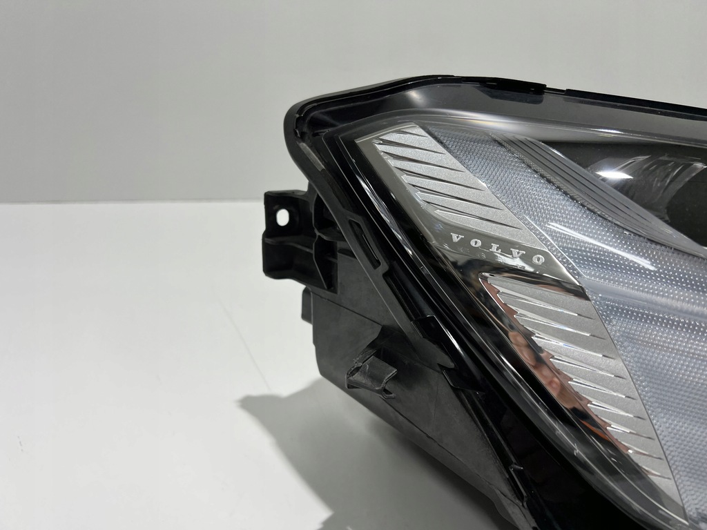 фото №9, Лампа права full led volvo xc60 ii mid led 31656617