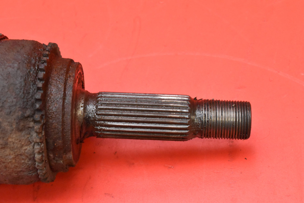 фото №5, Приводной вал левая перед механическая коробка передач mitsubishi outlander 1 i 2.0 16v 136 km 4x4 01-08