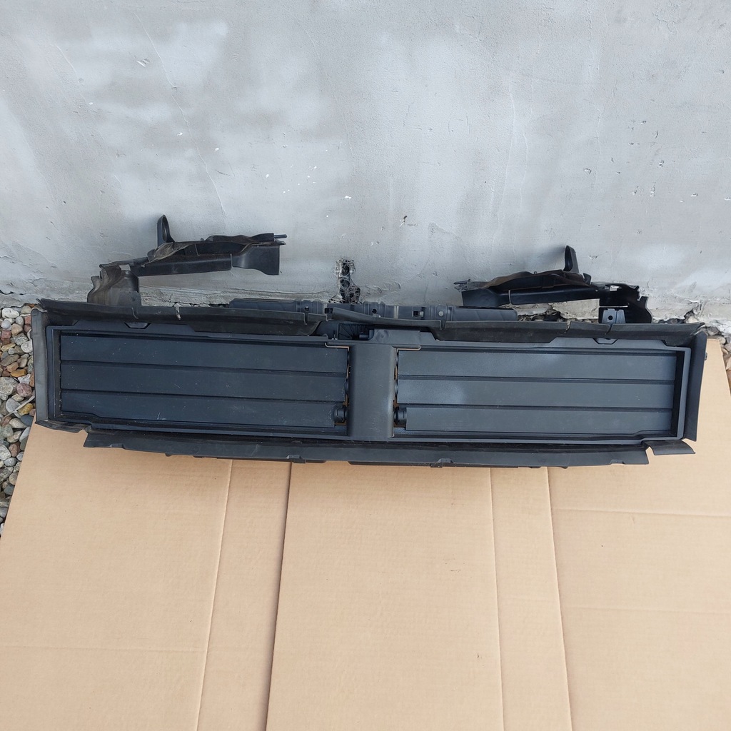 фото №7, Bmw x1 u11 - шторка нижняя жалюзи электрическая