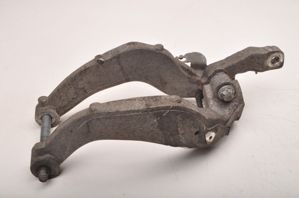 фото №6, Volvo xc60 xc90 ii t8 кронштейн кронштейн амортизатора левая 31360635