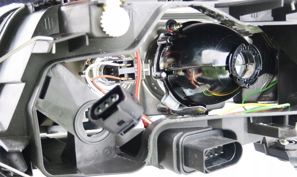 фото №12, Nowa лампа r ксенон hella audi a6 c5 przedlift