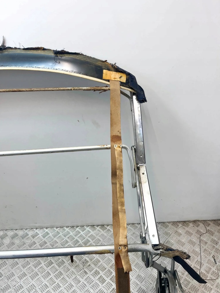 Крыша mercedes-benz sl r107 a1077700302 33366546 4.5l 160kw 1979 Цена