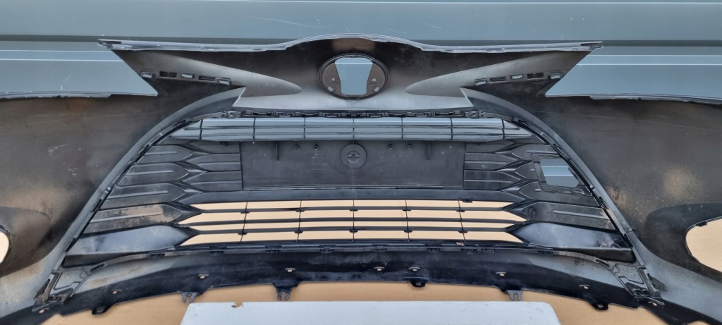 Toyota yaris iv бампер передні  оригінал b233 Доставка