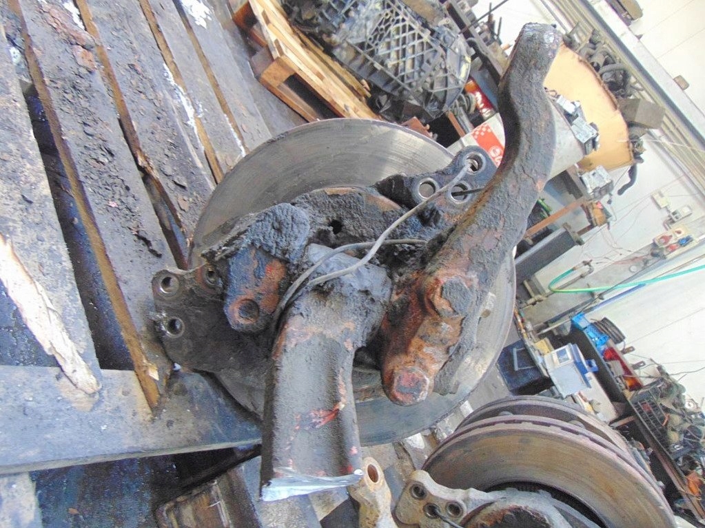 фото №10, Iveco eurocargo 120e21 03r поворотный кулак правый перед