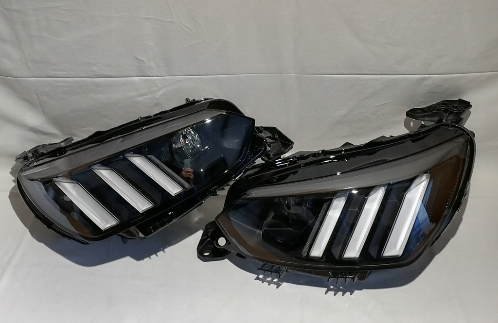 фото №1, Peugeot 2008 full led правий лівий лампи kpl.