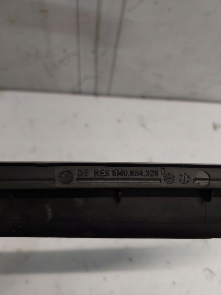 фото №7, Молдинг скло лобове права vw golf vi plus 5m0854328d