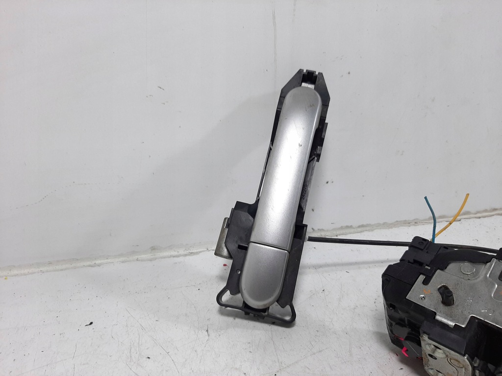 фото №9, Nissan note e11 1.5dci 07r замок двері ручка правий задня 6pin