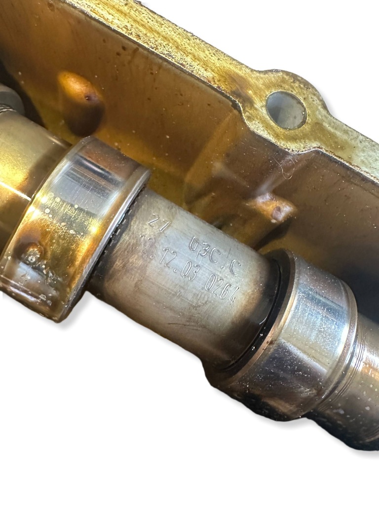 Volkswagen golf v кришка клапанів 03c103475j Недорого