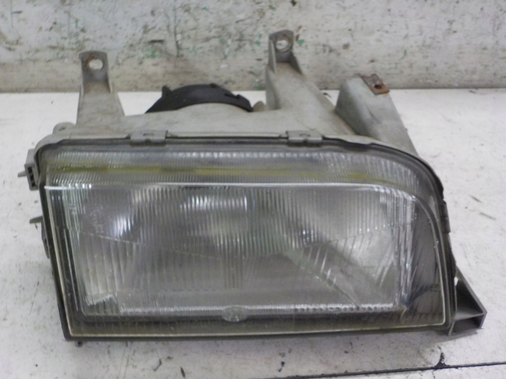 Купити Volvo 460 фара правий перед