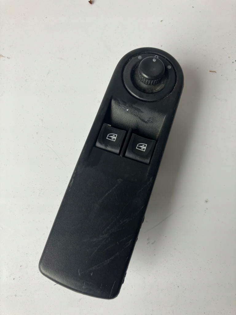 фото №1, Перемикач вікон дзеркал clio iv 254118044r