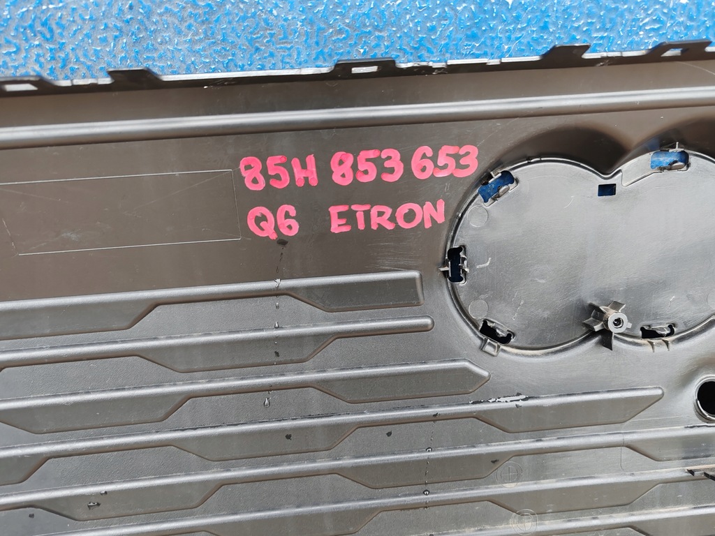 фото №8, Решётка радиатора audi q6 e-tron 85h853653 s-line хороший